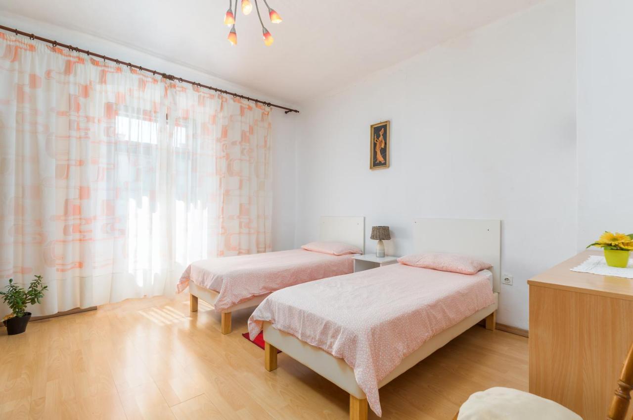 Apartment Ana Fažana エクステリア 写真